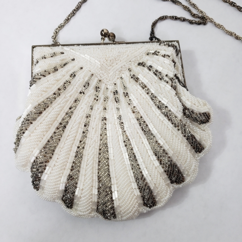 Vintage Walborg beaded clamshell evening bag white silver chain strap - Picture 2 of 7